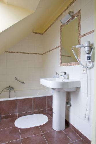 ברוו Hotel Les Mignees מראה חיצוני תמונה